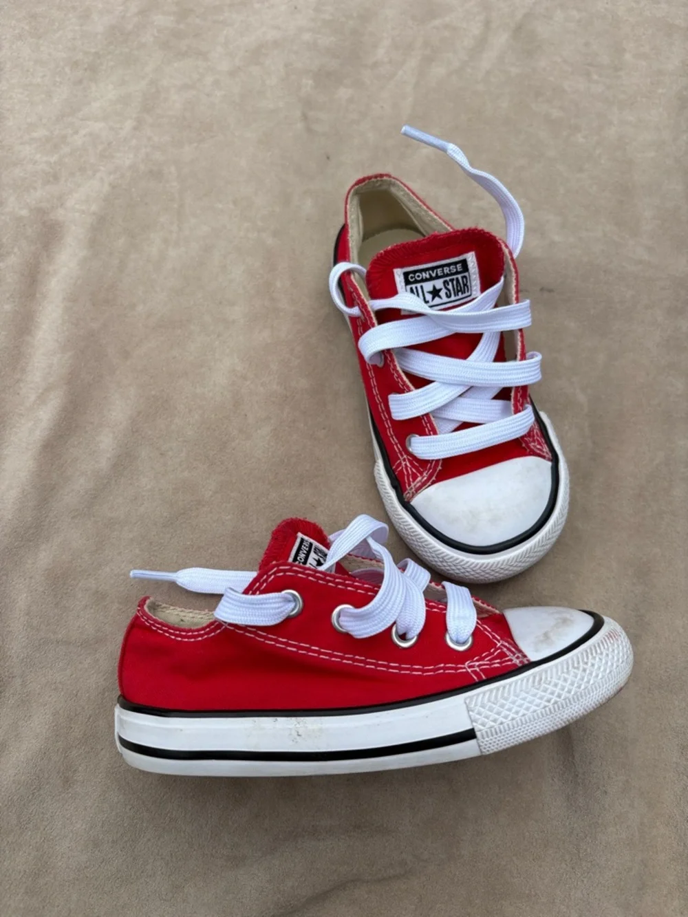 ⭐Chuck Taylor Converse All Star Madison Low Top Sneaker - Unisex Toddler 7 - Picture 3 of 5